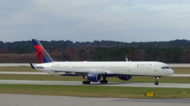 BOEING 757-300 (N587NW) - This is one of the only 757-300 that has ever come to RDU.  Delta 1803 departing to Atlanta at 1:46 PM EST.  Taken November 29, 2015 with Sony HDR-CX230.  