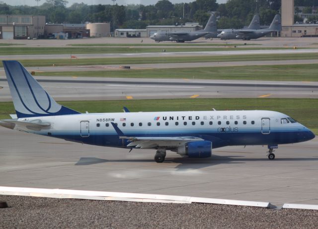 Embraer 170/175 (N858RW) - Taxiing at MSP on 07/31/2011