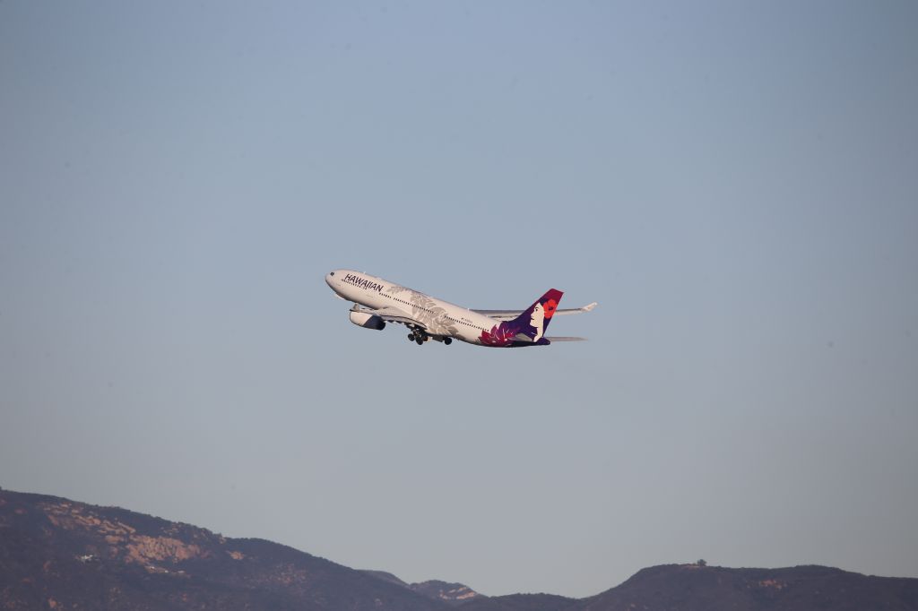 Airbus A330-200 (N361HA)