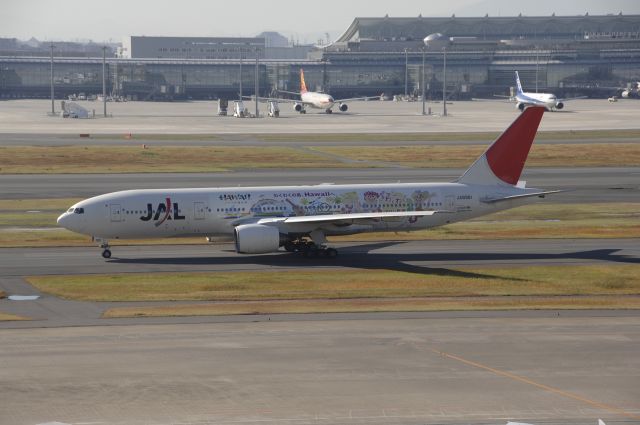 Boeing 777-200 (BON8981) - Taxi at Haneda Intl Airport on 2010/12/4 Aloha Jet c/s