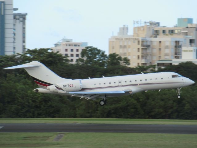 Bombardier Global 5000 (N117QS)