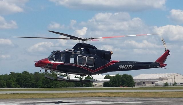 Bell 412 (N412TX)