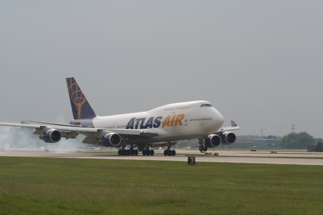 Boeing 747-400 (N464MC) - Charter flight on behalf of Amway. 