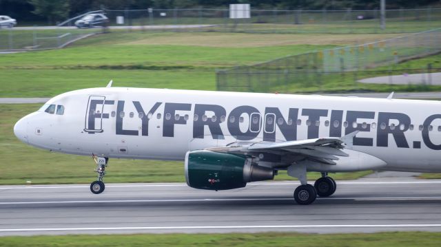 Airbus A320 (N221FR) - Rotate!