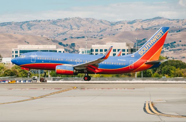 Boeing 737-700 (N780SW)