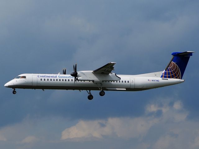 de Havilland Dash 8-400 (N187WQ)