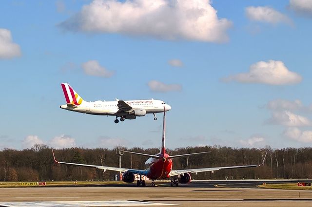 Boeing 737-800 (DABQ)