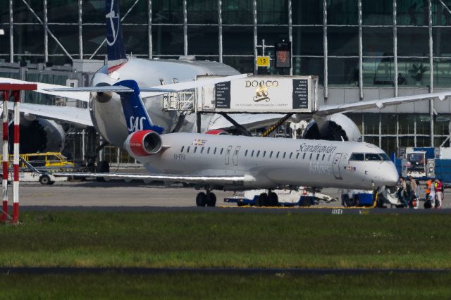 Canadair Regional Jet CRJ-900 (EI-FPX) - WAW SPOTTING