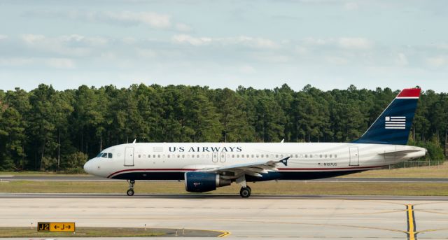 Airbus A320 (N107US)