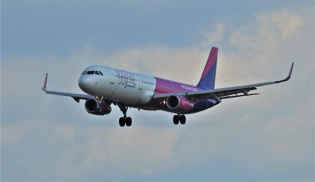 Airbus A321 (HA-LXR) - Spotting EPLB/LUZ