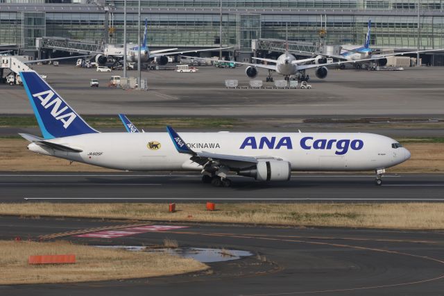 BOEING 767-300 (JA605F) - 02 April 2017:OKA-HND.