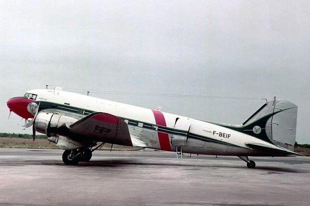 Douglas DC-3 (F-BEIF)
