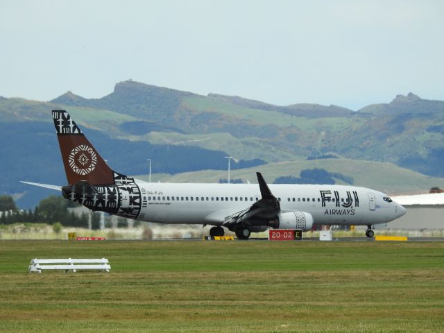 Boeing 737-800 (DQ-FJG)