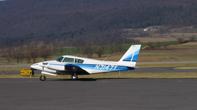 Piper PA-30 Twin Comanche (N7147Y)