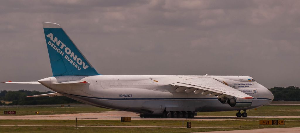 Antonov An-124 Ruslan (UR-82027)