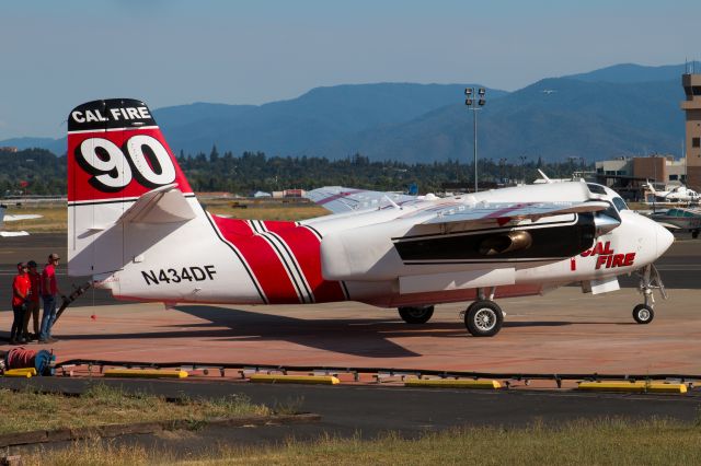 MARSH Turbo Tracker (N434DF) - Reloading with retardant for the Badger Fire burning near Yreka, CA