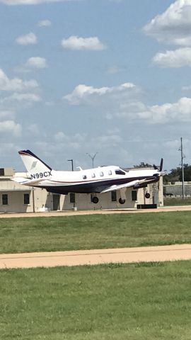 Socata TBM-700 (N99CX)