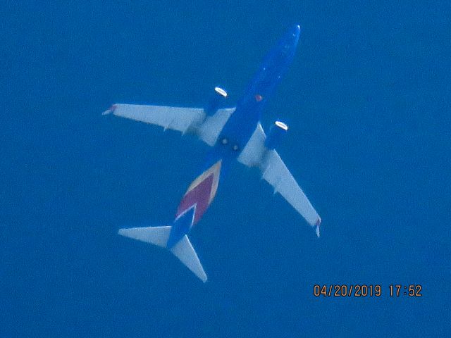 Boeing 737-800 (N8545V)