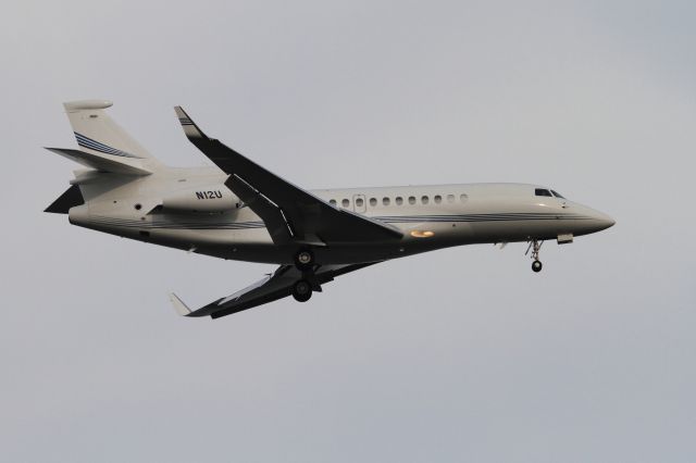 Dassault Falcon 7X (N12U)