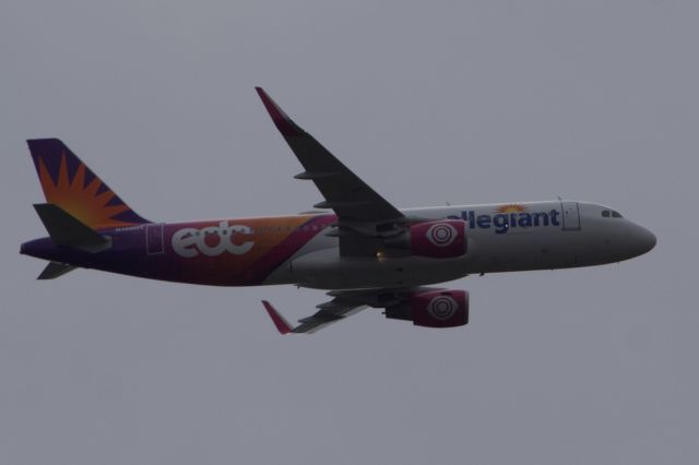 Airbus A320 (N198NV)