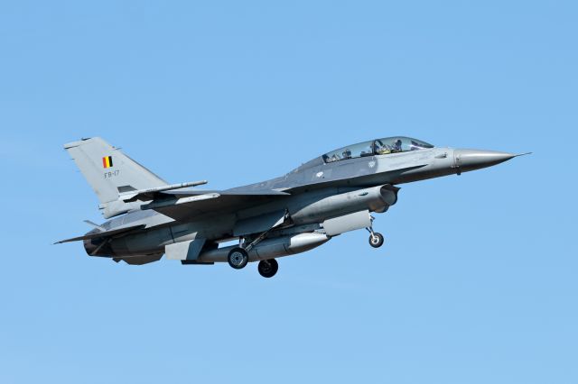 Lockheed F-16 Fighting Falcon (LZB17)