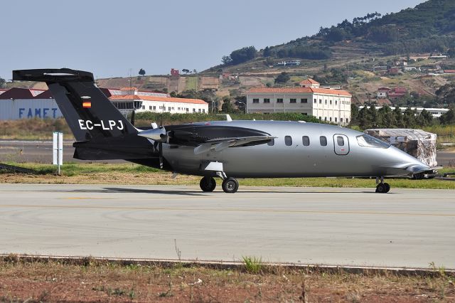 Piaggio P.180 Avanti (EC-LPJ)