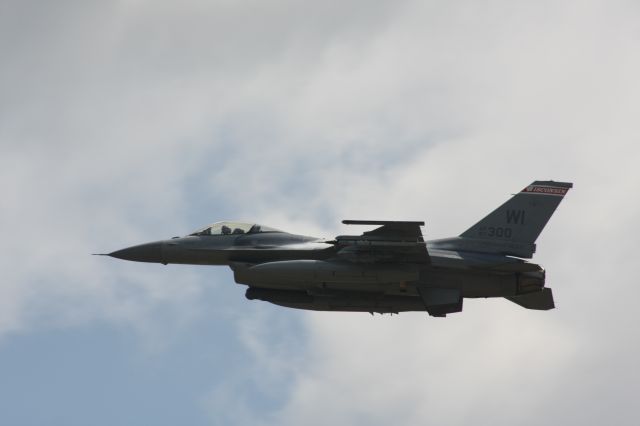 Lockheed F-16 Fighting Falcon —
