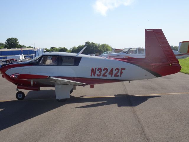 Mooney M-20 (N3242F)
