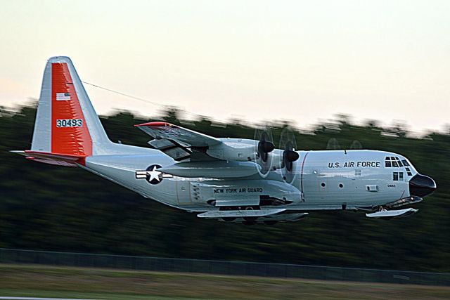 83-0493 — - Skier 31 LC-130H  from the 109th Airkift wing NY Air Guard 