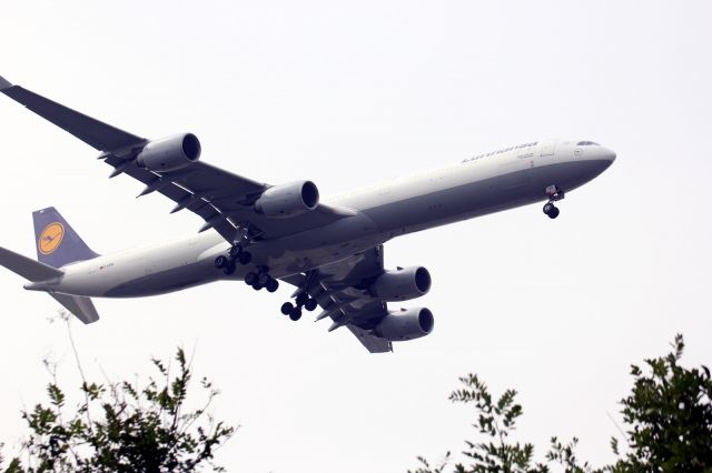 Airbus A340-600 (D-AIHN) - PEK