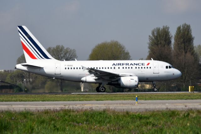 Airbus A318 (F-GUGD)