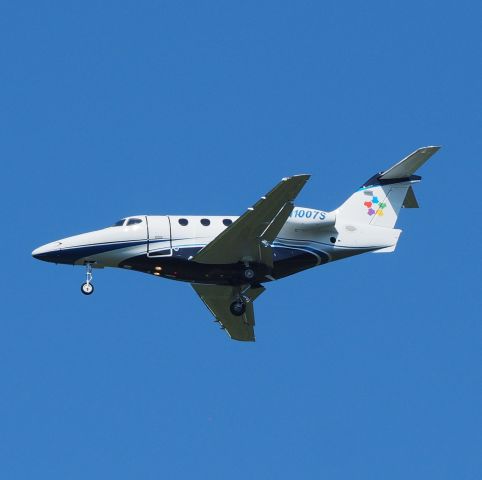 Beechcraft Premier 1 (N1007S) - Coming in to land on Runway 20 . June 29 2021 