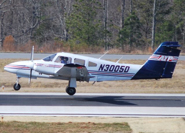 Piper PA-44 Seminole (N3005D) - Arriving runway 20 - 1/20/10