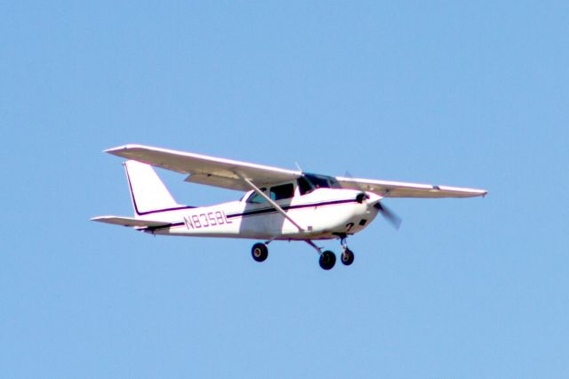 Cessna Skyhawk (N8358L)