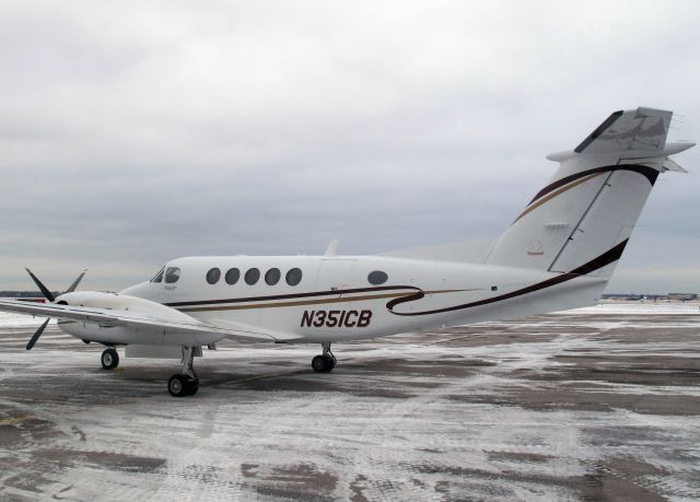 Beechcraft Super King Air 300 (RLI351)