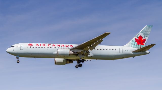 BOEING 767-300 (C-FCAB) - Short finals for runway 33L