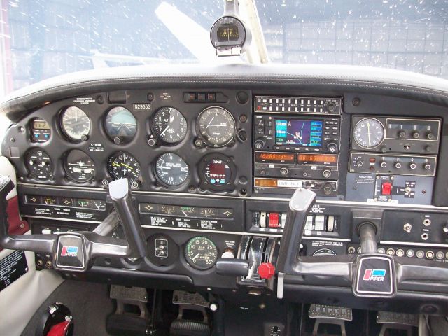 Piper Cherokee (N2935S)