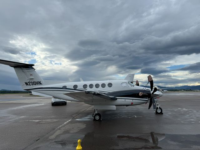 Beechcraft Super King Air 200 (N200HK)