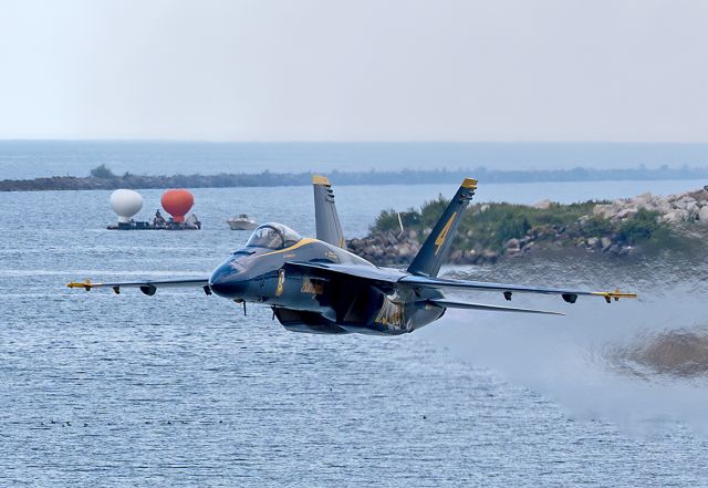 McDonnell Douglas FA-18 Hornet (16-5664) - Blue Angels #4 jet, a Boeing F/A-18E Super Hornet, skimming above Lake Erie on takeoff for rehearsal on Friday afternoon, 30 Aug 2024.