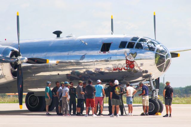 Boeing B-29 Superfortress (N69972) - Morning Passenger Briefing for the first flight of the day on Doc. 