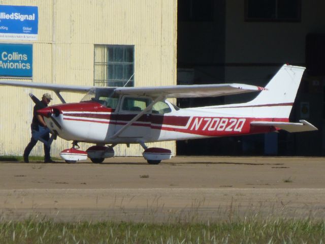 Cessna Skyhawk (N7082Q)