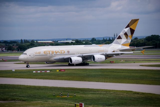 Airbus A380-800 (A6-API) - Etihad A380-861 A6-API at London Heathrow LHR.