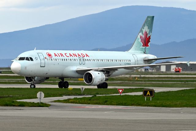 Airbus A320 (C-FMSX)