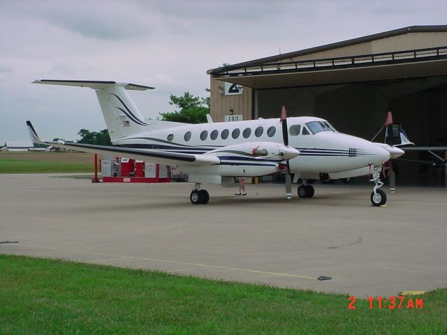 Beechcraft Super King Air 300 (N2325Y) - Parked on ramp 7/2/09