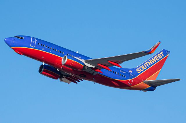 Boeing 737-700 (N7811F) - SWA790 - RNO to LAS - 29 Dec, 2020