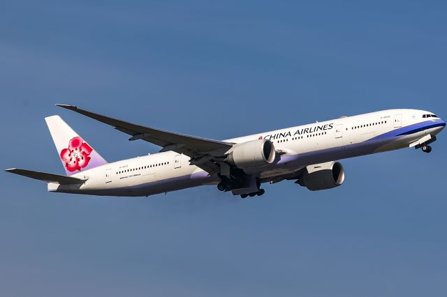 BOEING 777-300 (B-18005)