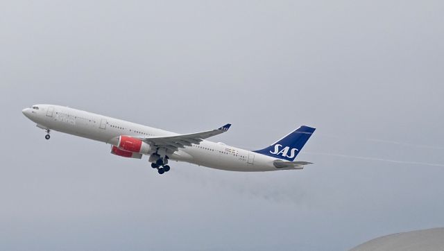 Airbus A330-300 (LN-RKT) - a rel=nofollow href=http://flightaware.com/live/flight/LNRKT/history/20160605/1025Z/ESSA/KEWRhttps://flightaware.com/live/flight/LNRKT/history/20160605/1025Z/ESSA/KEWR/a