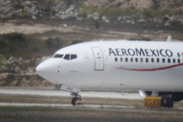 Boeing 737-900 (XA-JGQ) - ESPERA INGRESO A CABECERA 27 MMTJ