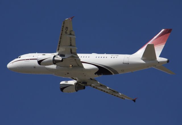 Airbus A319 (VP-CSN) - Comlux Bahrain A319 departing 24L at KCLE