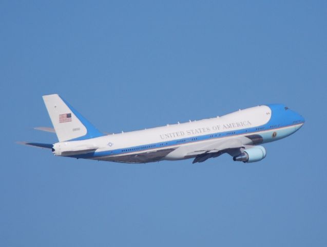 Boeing 747-200 (N29000) - AIR FORCE ONE departing to the north with President Obama, concluding the 2012 DNC - 9/7/12